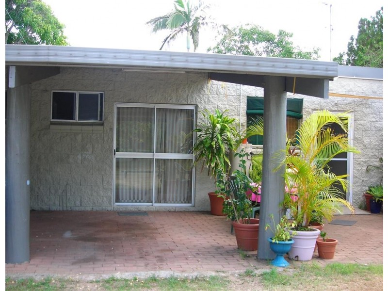2/226 Cypress Street, Urangan QLD 4655