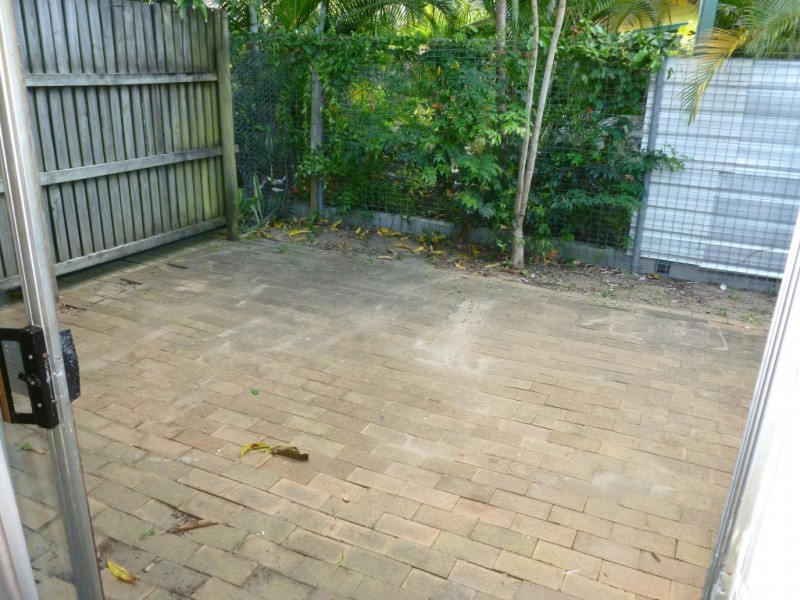 2/226 Cypress Street, Urangan QLD 4655