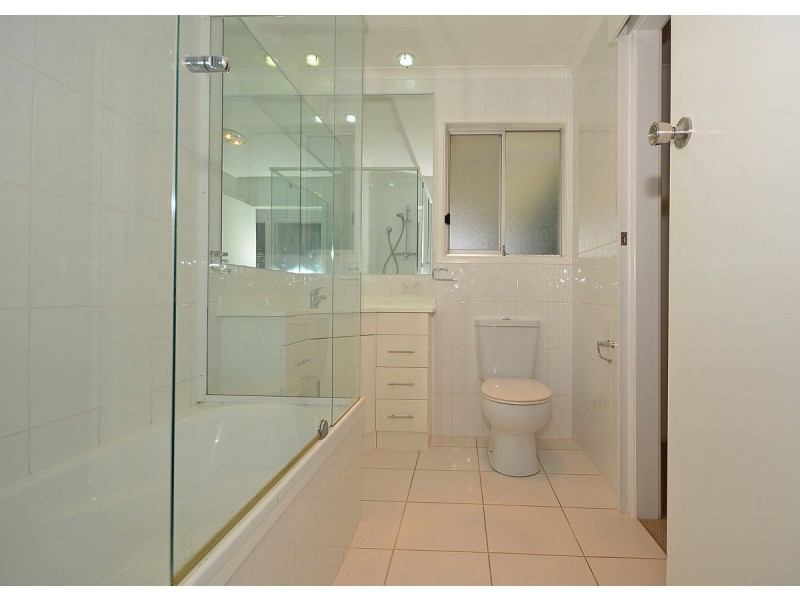 69 Long Street, Point Vernon QLD 4655