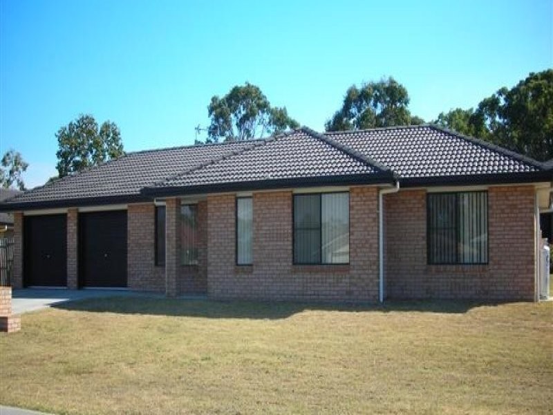 13 Topaz Circuit, Urangan QLD 4655