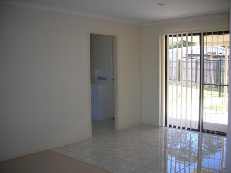 13 Topaz Circuit, Urangan QLD 4655