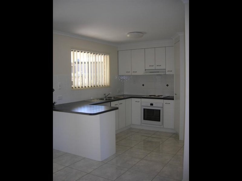 13 Topaz Circuit, Urangan QLD 4655