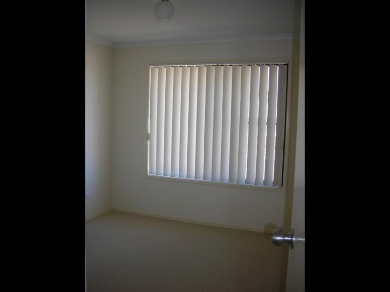 13 Topaz Circuit, Urangan QLD 4655