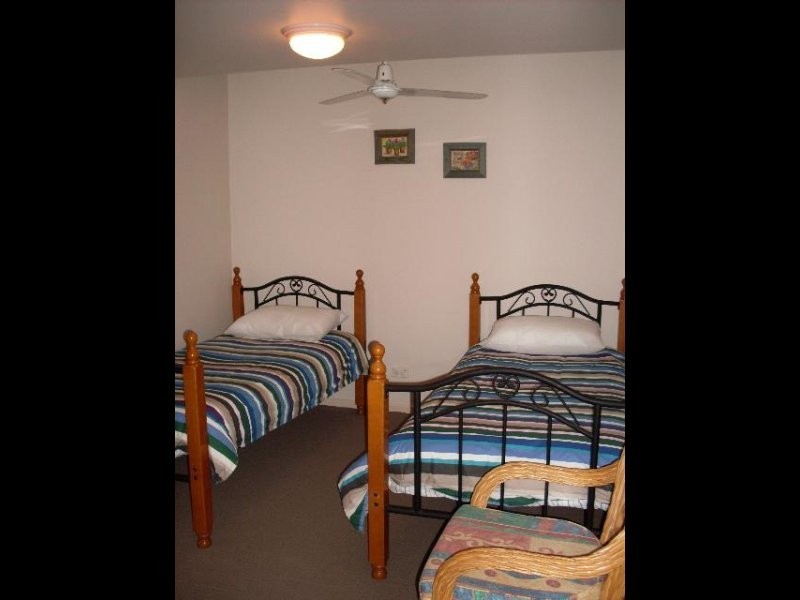 1/378 Esplanade, Torquay QLD 4655