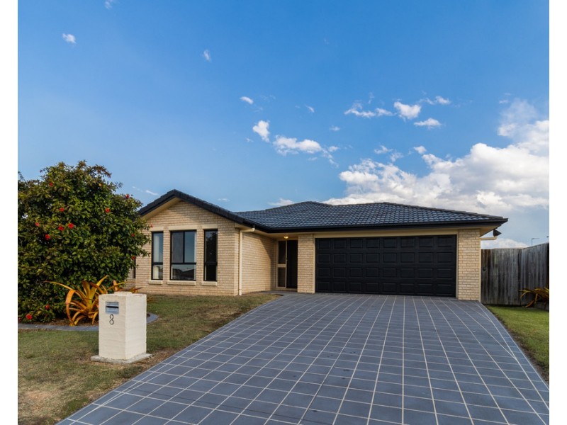 8 Teresa Street, Nikenbah QLD 4655