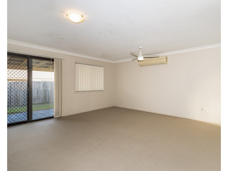 8 Teresa Street, Nikenbah QLD 4655