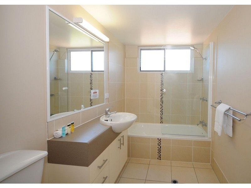 118/397 Esplanade, Torquay QLD 4655