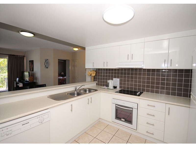 118/397 Esplanade, Torquay QLD 4655