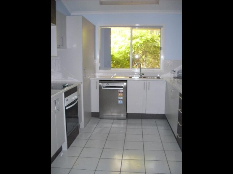 26 Prince Street, Urangan QLD 4655