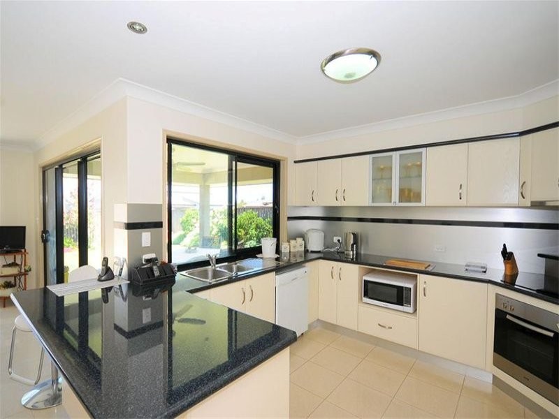 10 Bay Breeze Close, Wondunna QLD 4655