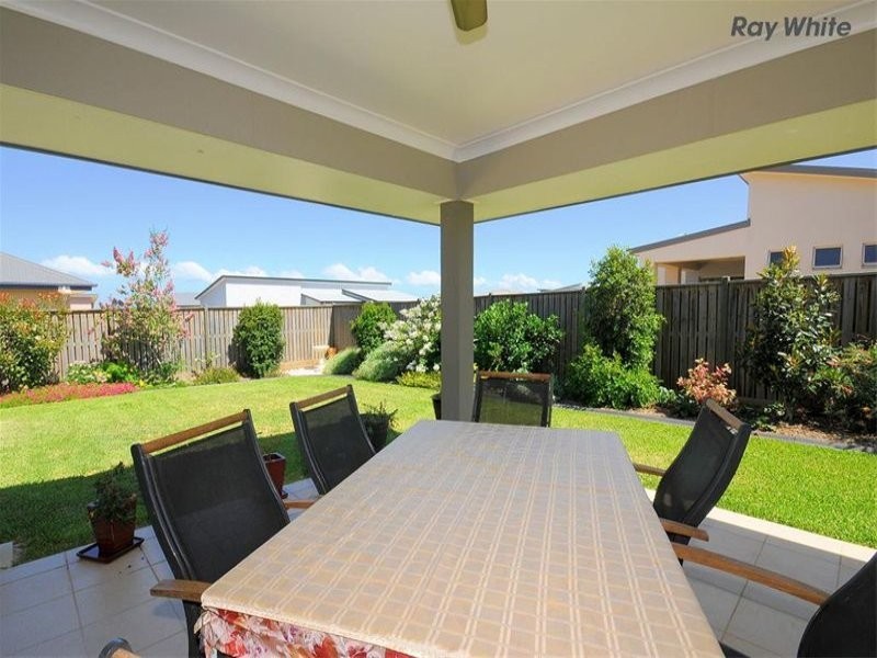 10 Bay Breeze Close, Wondunna QLD 4655
