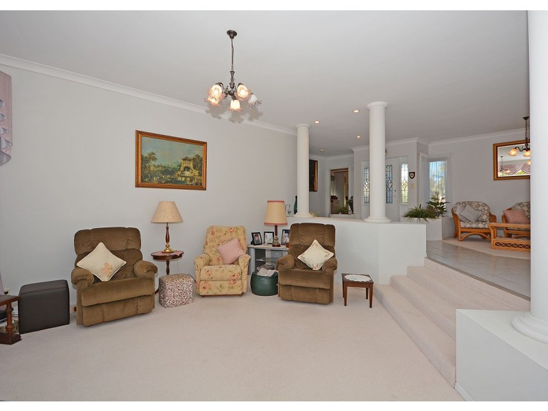 27 Royal Drive, Kawungan QLD 4655