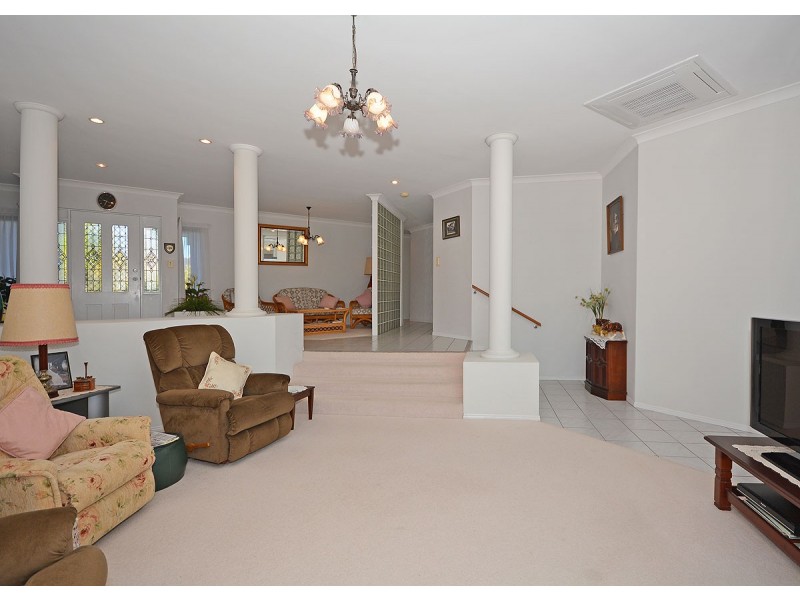 27 Royal Drive, Kawungan QLD 4655