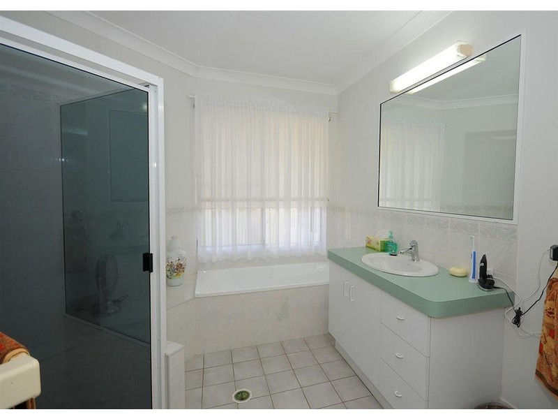 27 Royal Drive, Kawungan QLD 4655