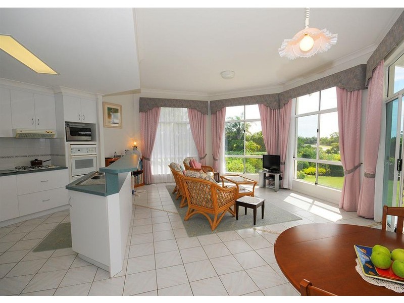 27 Royal Drive, Kawungan QLD 4655 Floorplan