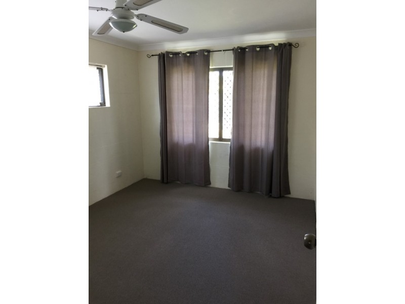 3 Limpus Street, Urangan QLD 4655