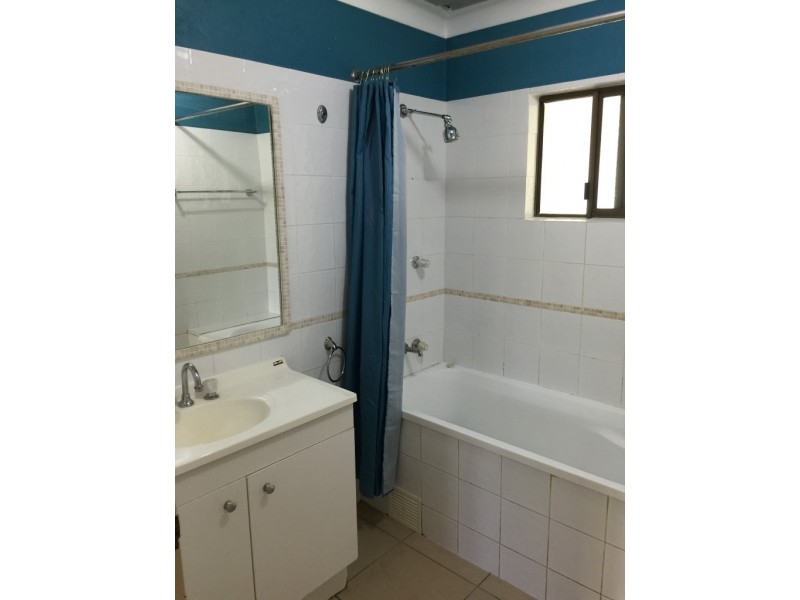 3 Limpus Street, Urangan QLD 4655