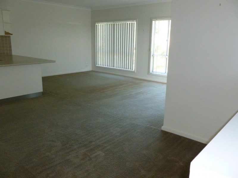 2/201 Torquay Terrace, Torquay QLD 4655