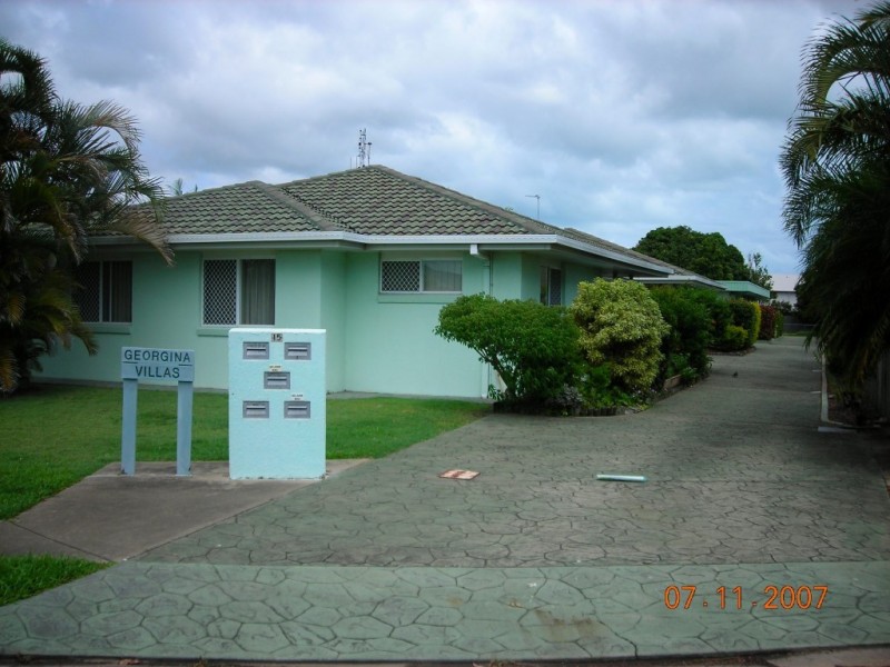 2/15 George, Pialba QLD 4655