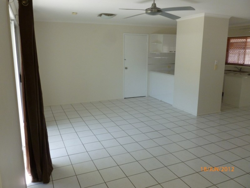 2/15 George, Pialba QLD 4655