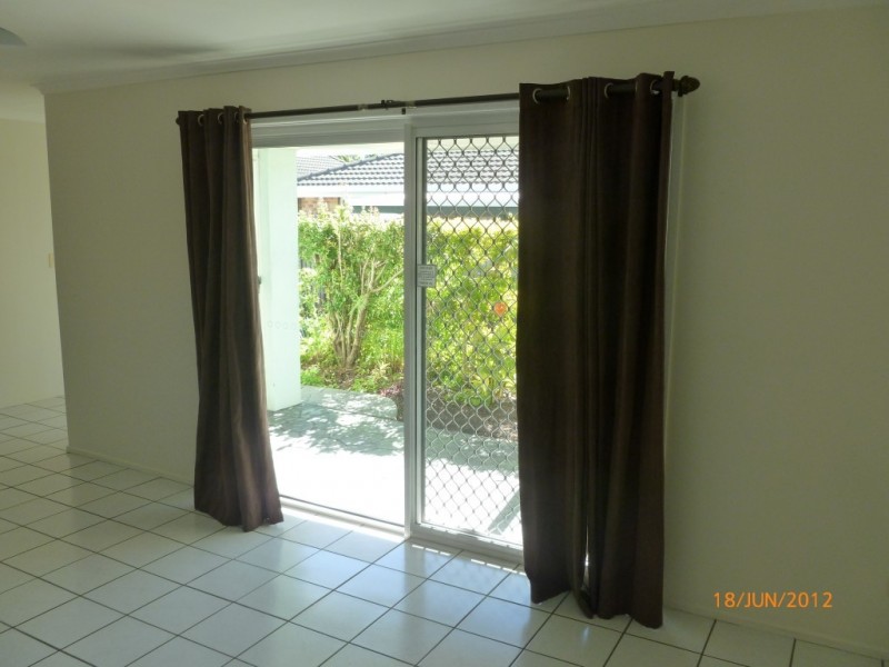 2/15 George, Pialba QLD 4655