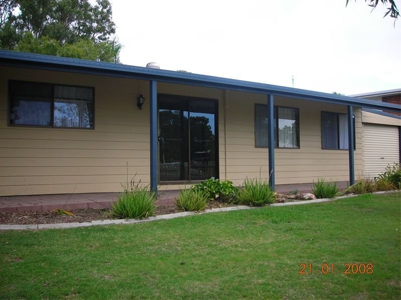 6 Diana Place, Urangan QLD 4655