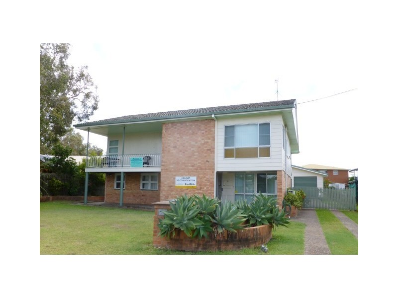 84 Miller Street, Urangan QLD 4655