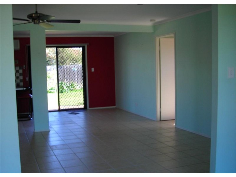 6 Wyuna Court, Urangan QLD 4655