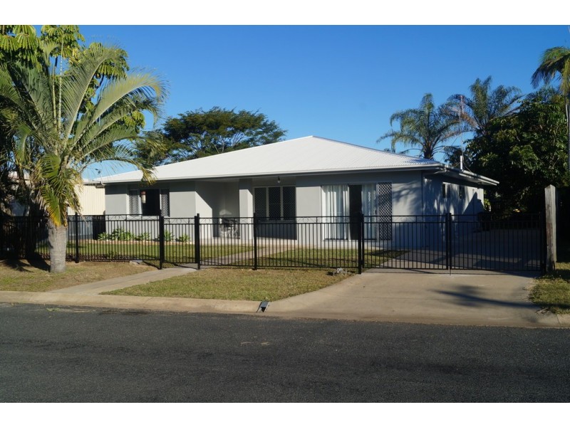 75 Cunningham Street, Urangan QLD 4655