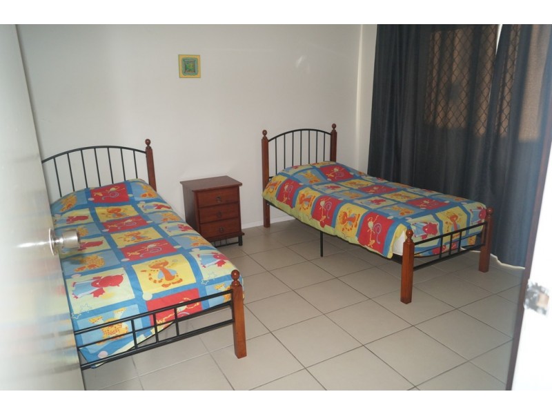 75 Cunningham Street, Urangan QLD 4655