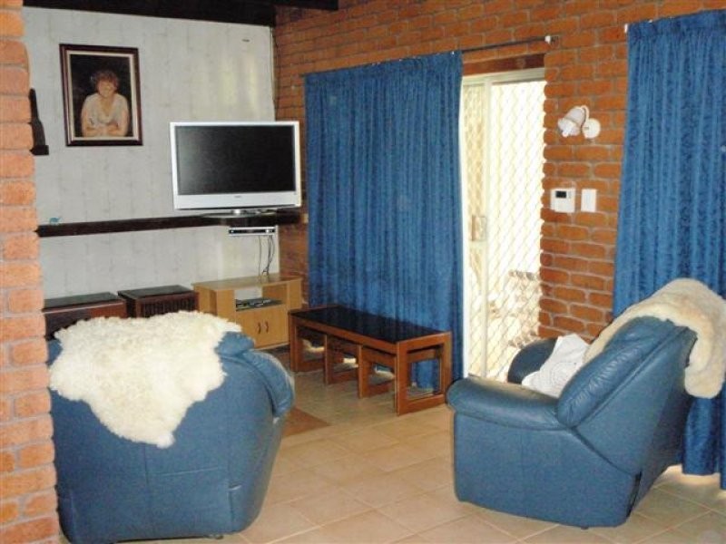 8 Picnic Street, Pialba QLD 4655