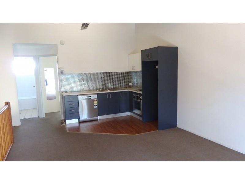 8/4 Pilot Street, Urangan QLD 4655