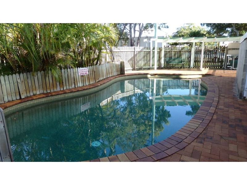 8/4 Pilot Street, Urangan QLD 4655