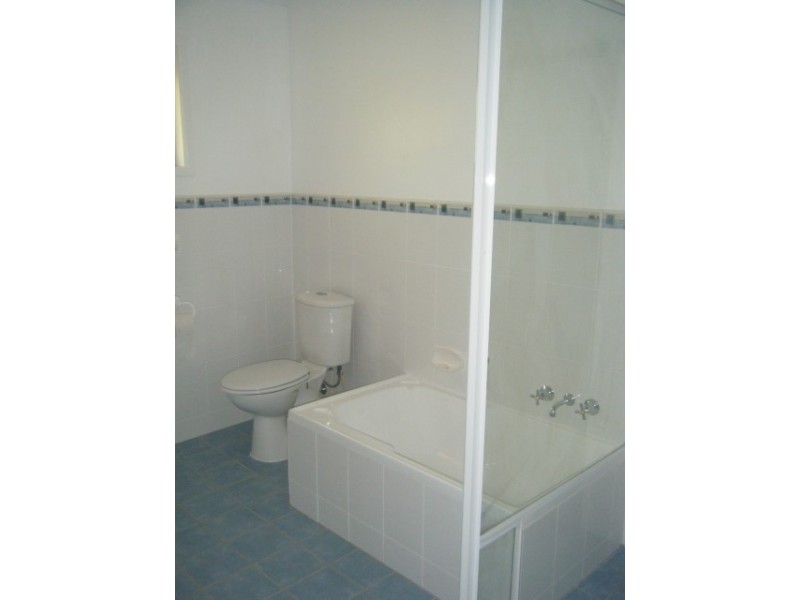 42 Corfield St, Point Vernon QLD 4655