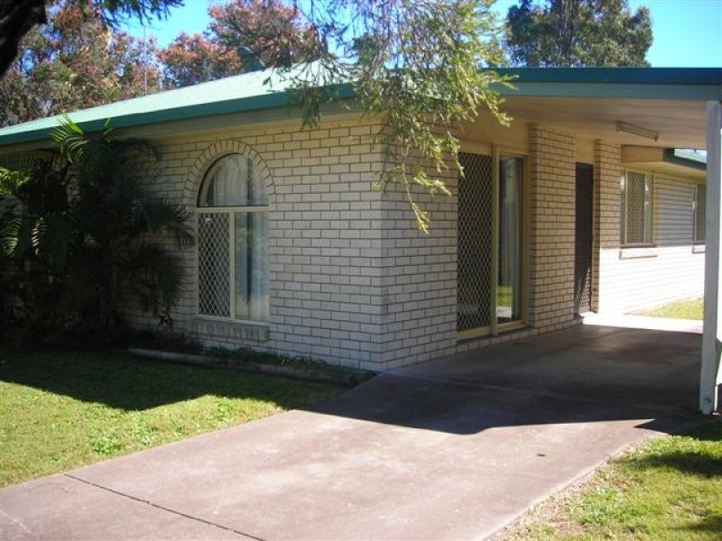 8 Bunker Avenue, Pialba QLD 4655
