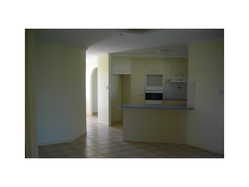 5 Durham Court, Kawungan QLD 4655