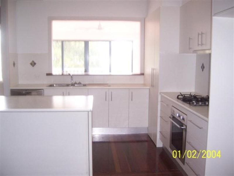 34 Cunningham Street, Urangan QLD 4655