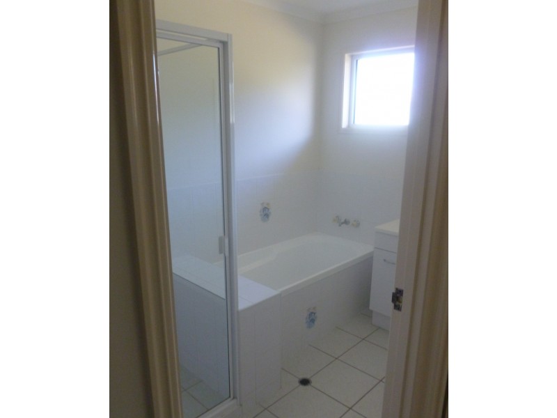 6 Sonder Street, Urangan QLD 4655