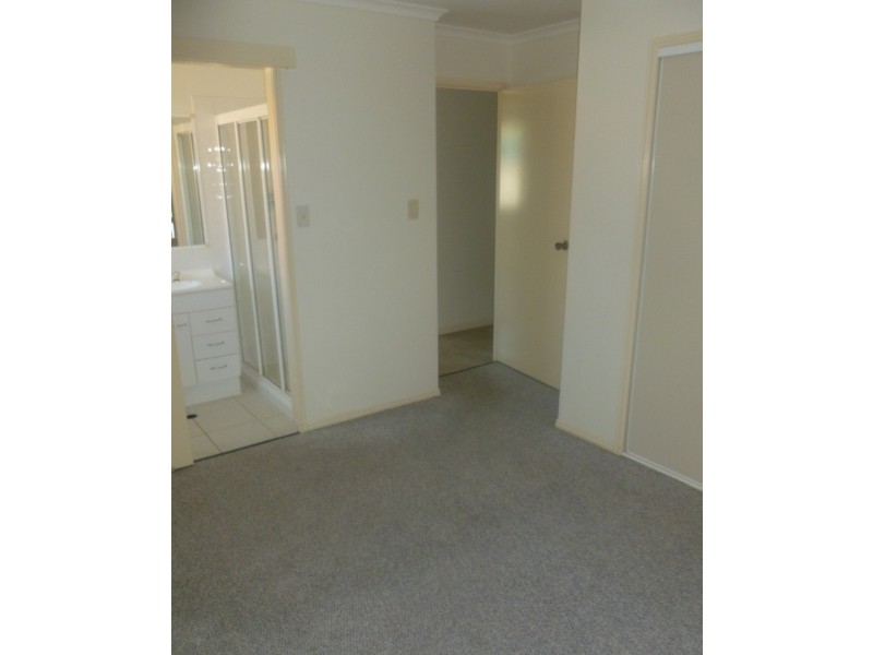 6 Sonder Street, Urangan QLD 4655