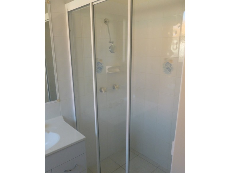 6 Sonder Street, Urangan QLD 4655