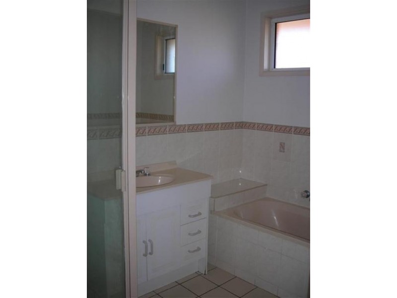 7 Merlin Drive, Urangan QLD 4655