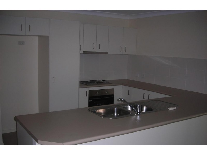 13 Peatcourt, Nikenbah QLD 4655