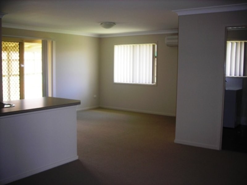 7 Peat Circuit, Nikenbah QLD 4655