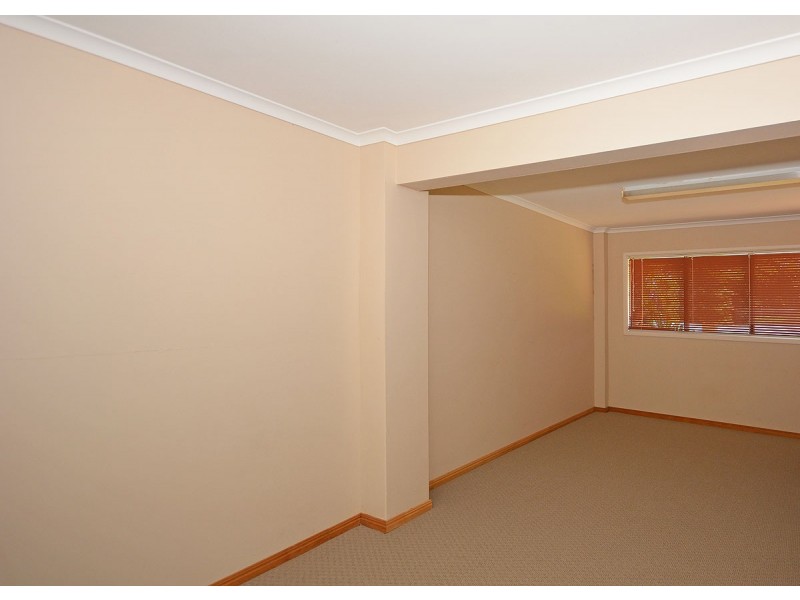 14 Saunders Street, Point Vernon QLD 4655