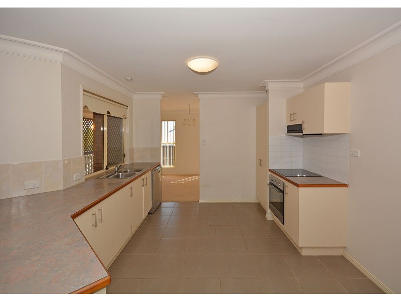 16 Queensbury Grove, Urraween QLD 4655