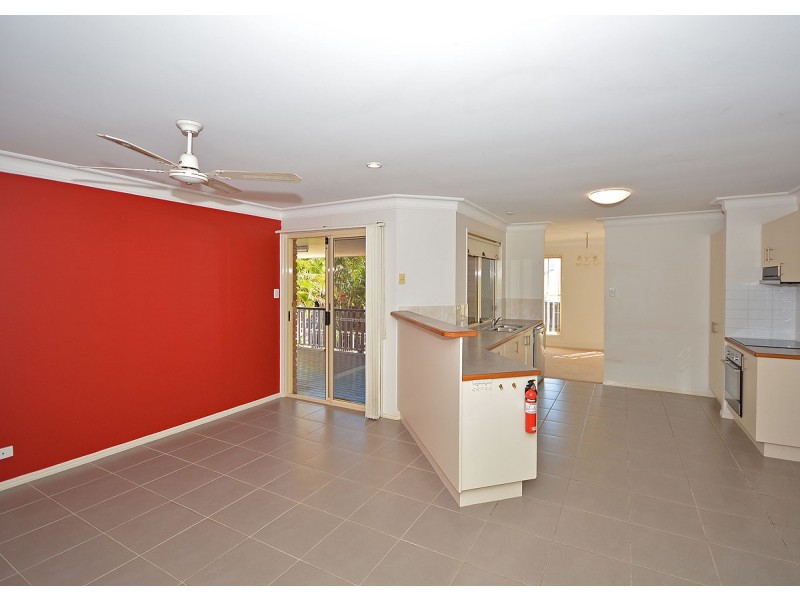 16 Queensbury Grove, Urraween QLD 4655