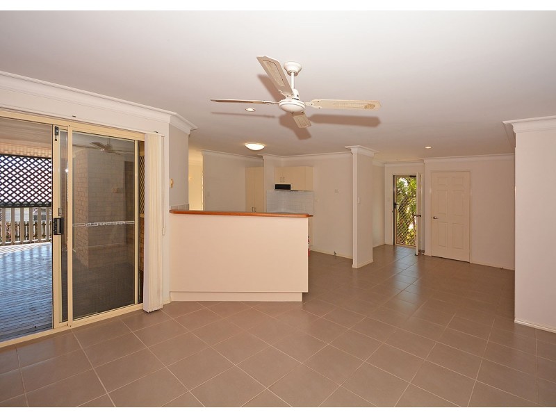 16 Queensbury Grove, Urraween QLD 4655