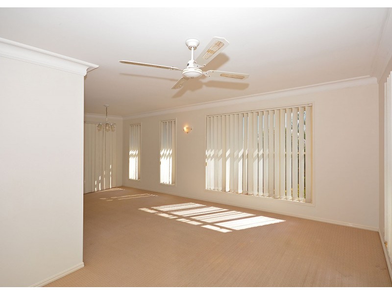 16 Queensbury Grove, Urraween QLD 4655