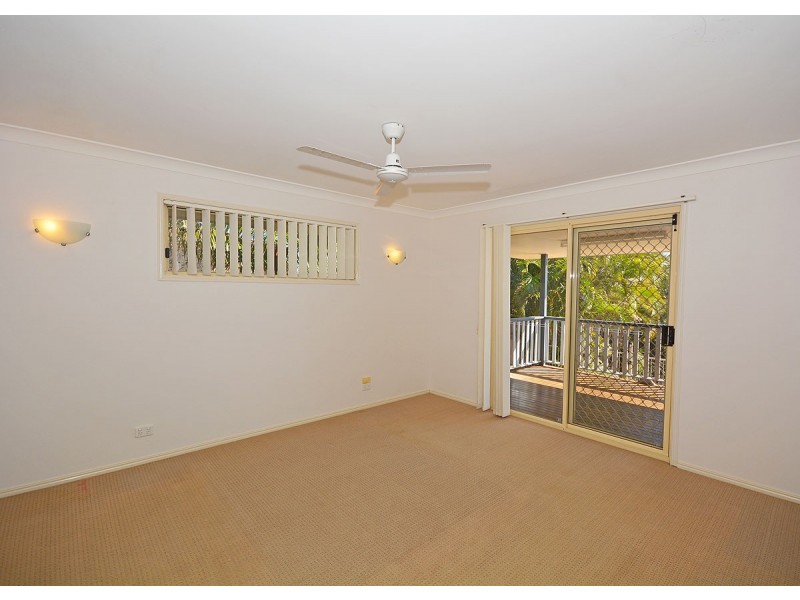 16 Queensbury Grove, Urraween QLD 4655