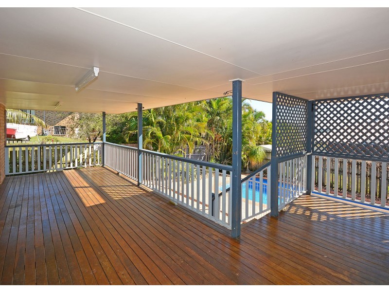 16 Queensbury Grove, Urraween QLD 4655